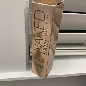 Urban Decay
Naked Skin Weightless Ultra Definition